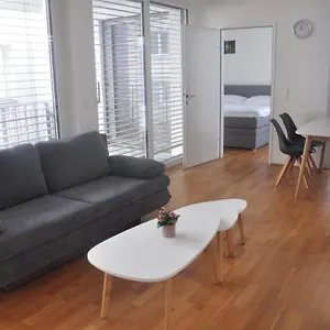 4 Beds And - Contactless Check-in Apartament Viena